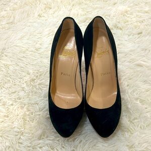 must have - christian louboutin heels suede